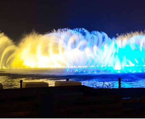 觀看音樂噴泉的時(shí)候會(huì)讓您心情